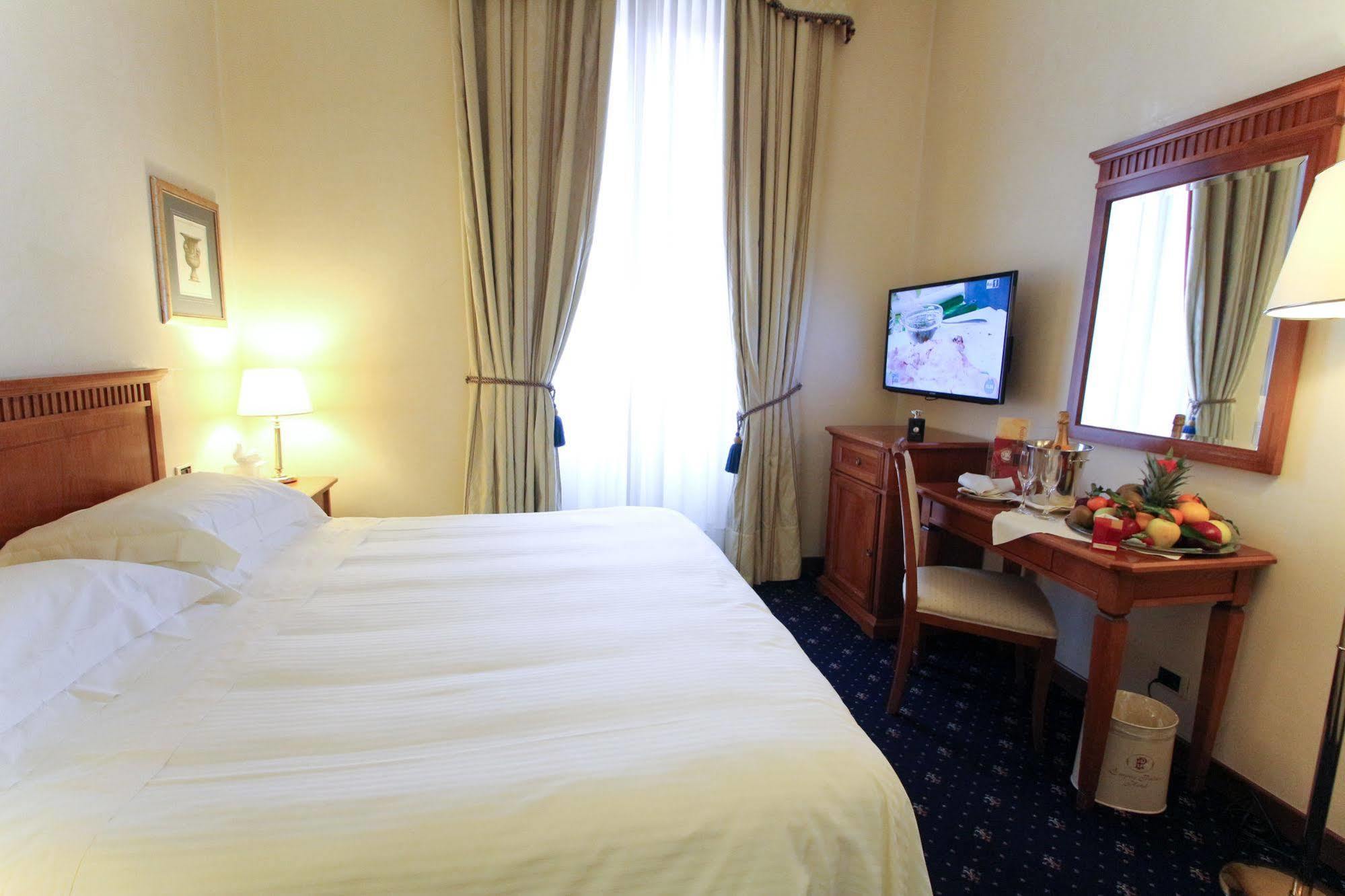 Una Hotels Empire Roma Luaran gambar