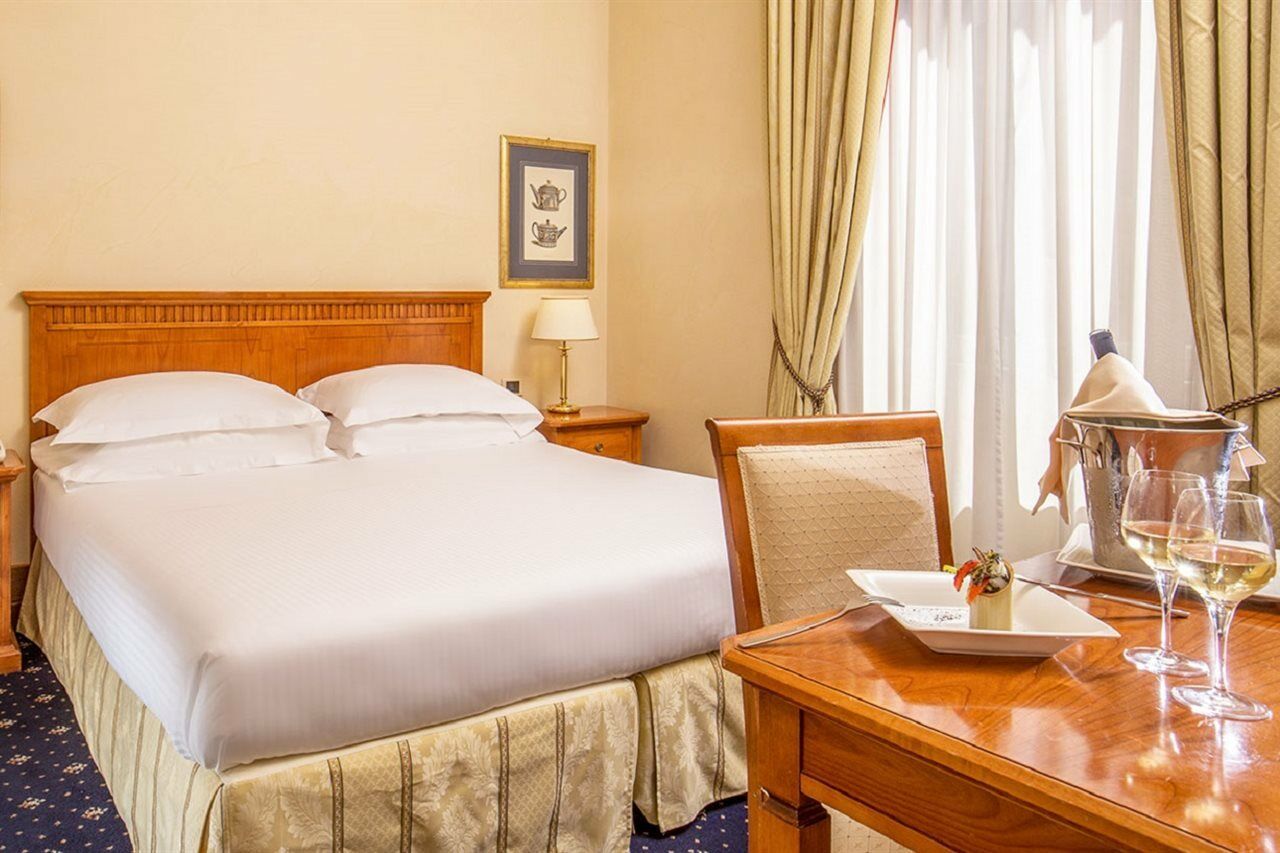 Una Hotels Empire Roma Luaran gambar